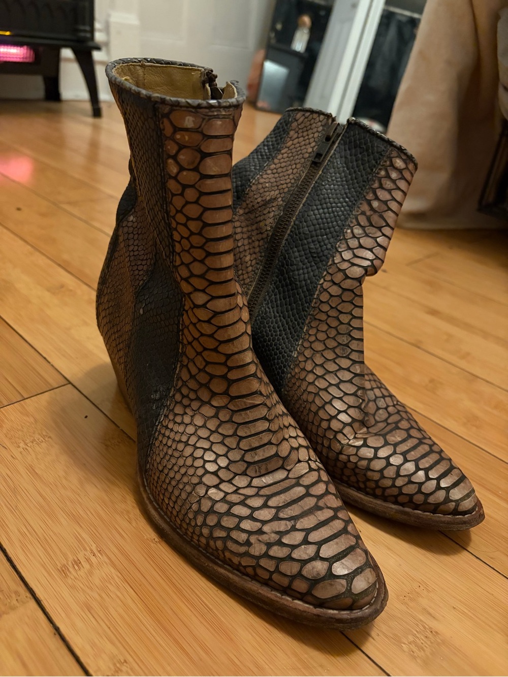 Farylrobin Brown leather and pigskin Croc-Embossed Pointed Toe Wedge Ankle Boots